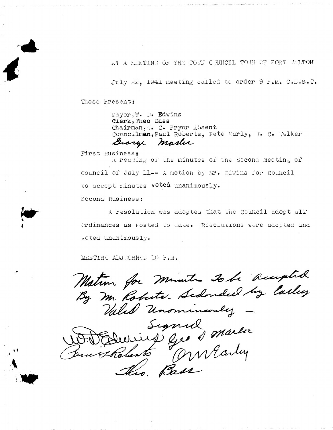 July 22, 1941 Fort Walton council minutes, with typed proceedings and handwritten notes and signatures.